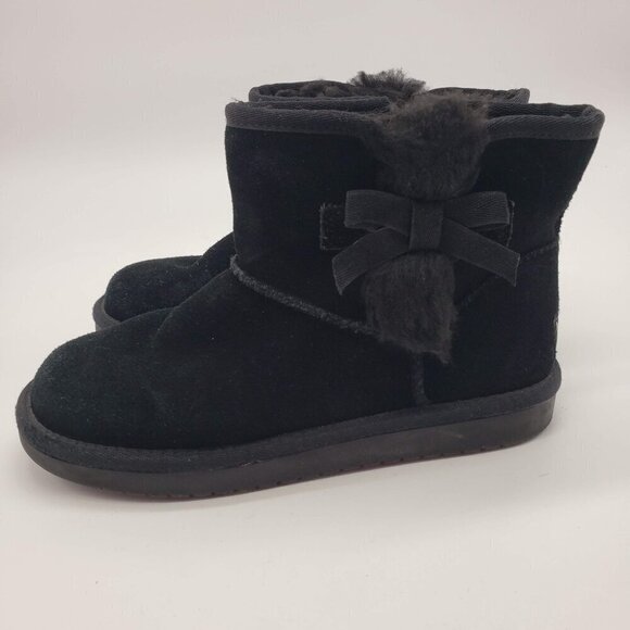 Koolaburra by UGG 1117810 Victoria Mini Ankle Boot Suede Black Youth 2 side bows - Picture 4 of 13
